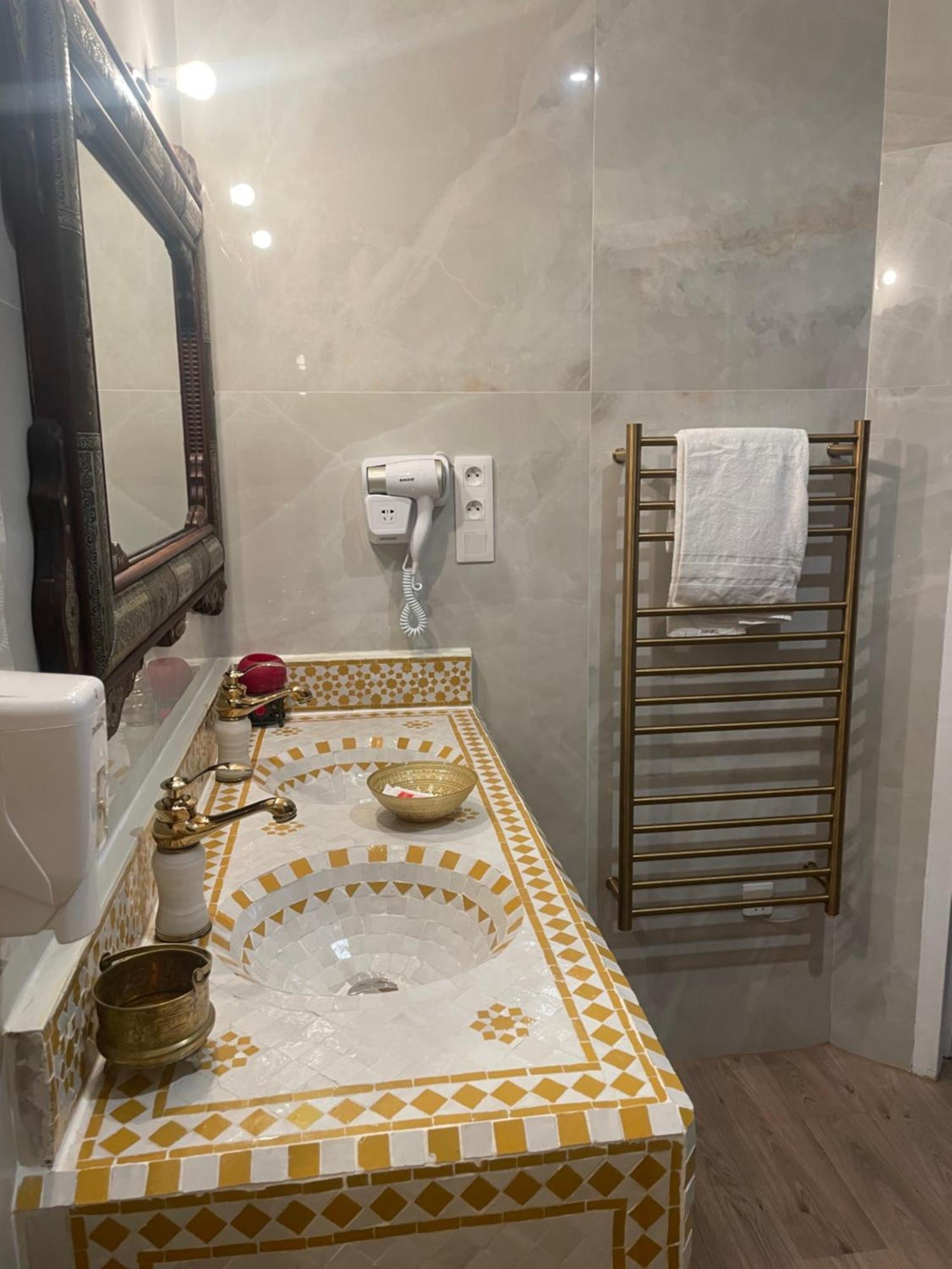 Suite Orientale Maison De L'Eglise Du Couvent Narbonne Kültér fotó
